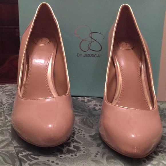 Beautiful Jessica Simpson Pumps, Nude, Size 10 - Picture 2 of 8